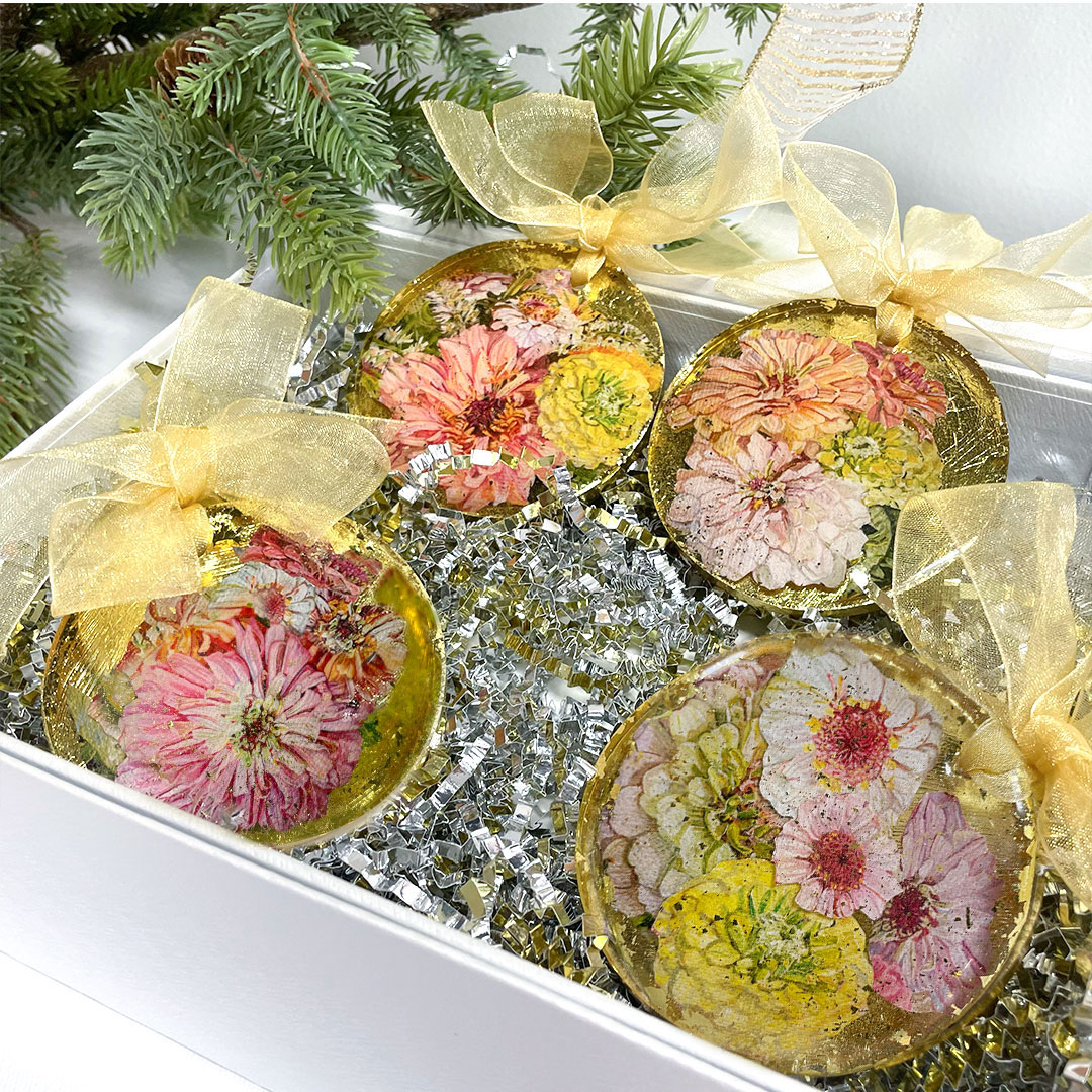 The Hello Beautiful Heirloom Ornament Set 1